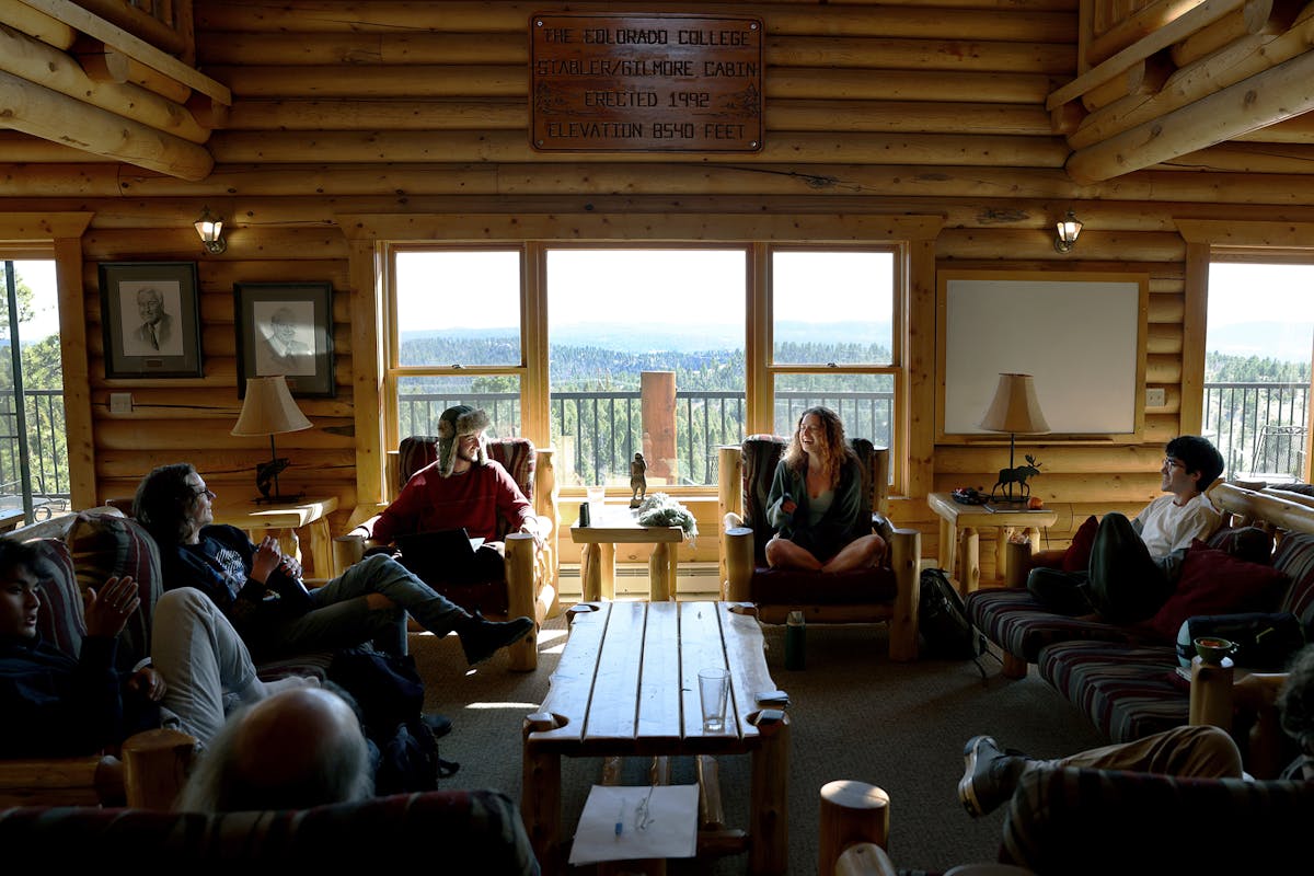 Philosophy students at CC’s cabin, Gilmore Stabler Cabin, for a senior seminar in Divide with visiting philosophy professor, J.P. Rosensweig. Photo by Jamie Cotten / Colorado College